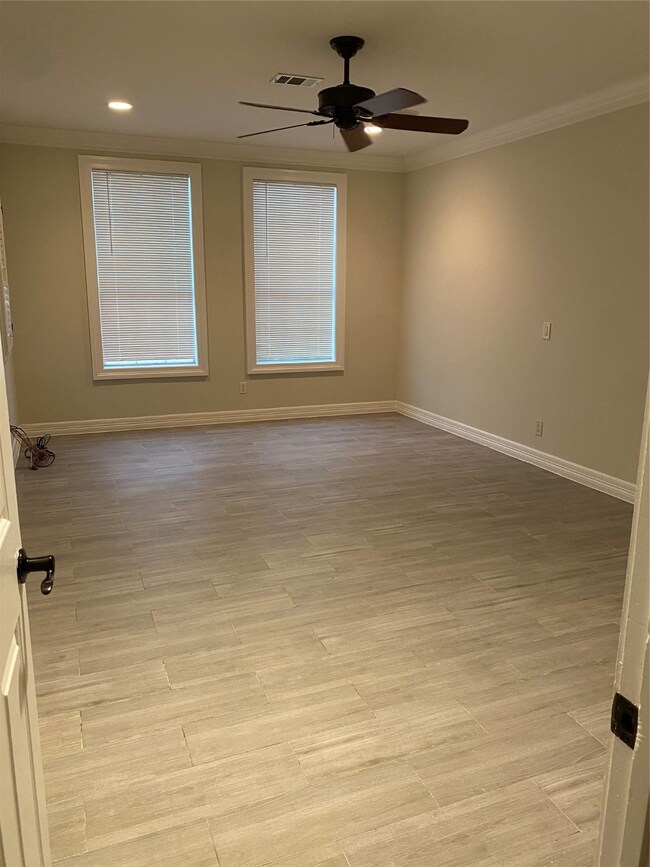 5517 Annunciation St, Houston, TX 77016 - photo 5