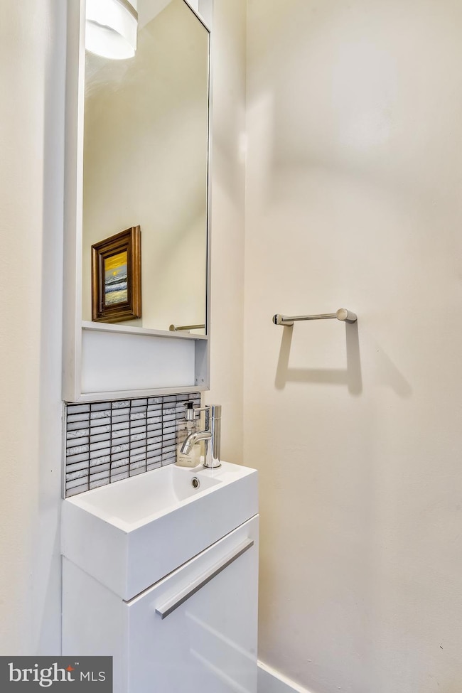 1101 9th St NE unit 2, Washington, DC 20002 - photo 7