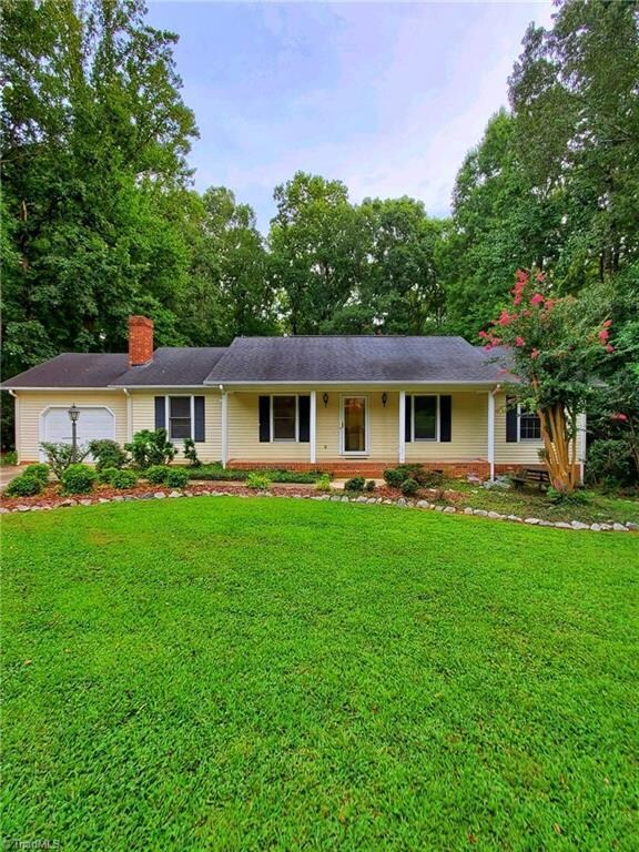 1227 E Mine St, Asheboro, NC 27205 - photo 3