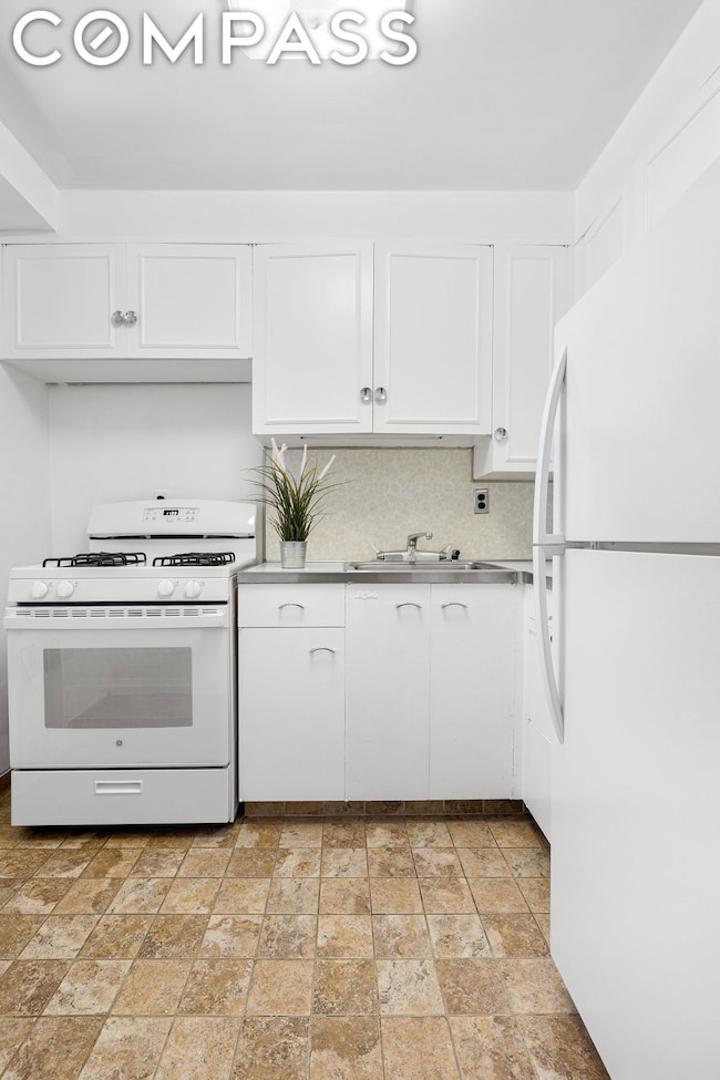 Roosevelt Terrace unit 5 C, Jackson Heights, NY 11372 - photo 5