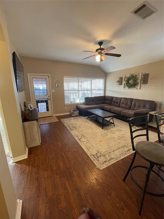 407 Glenwood St, Gainesville, TX 76240 - photo 2