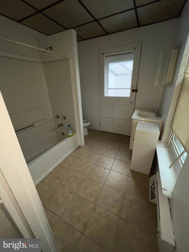 1359 N 10th St, Reading, PA 19604 - photo 7