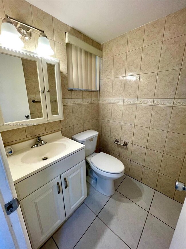 1540 NE 191st St unit 102, Miami, FL 33179 - photo 4