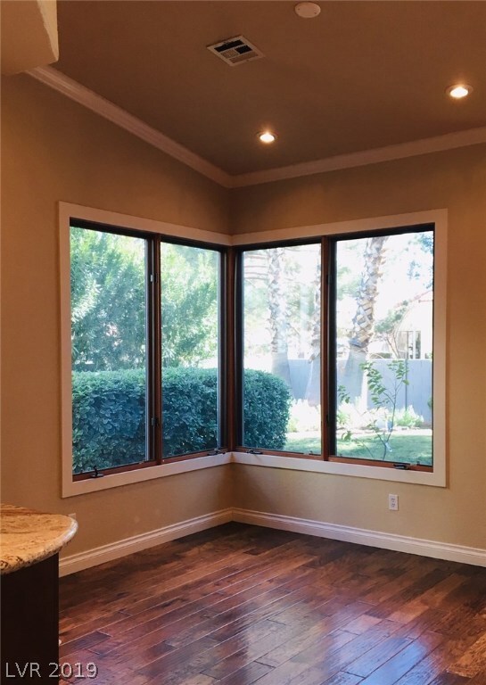 Breakfast nook