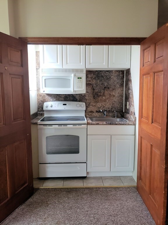 568 Main St unit 5, Woburn, MA 01801 - photo 4