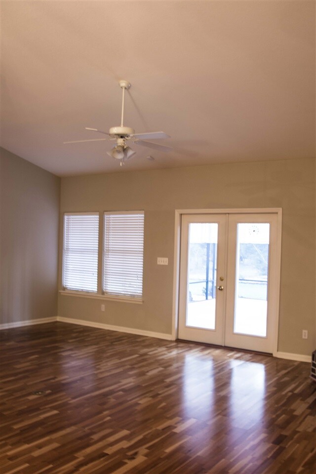 553 E Ivan Rd, Crawfordville, FL 32327 - photo 7