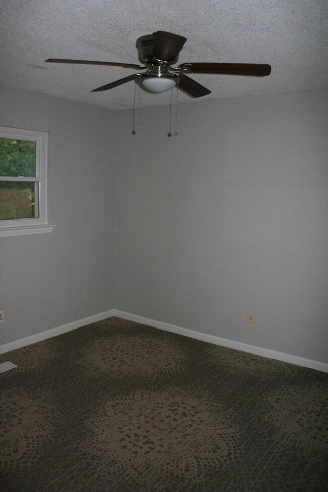 5210 Donlyn Ln, Hixson, TN 37343 - photo 7