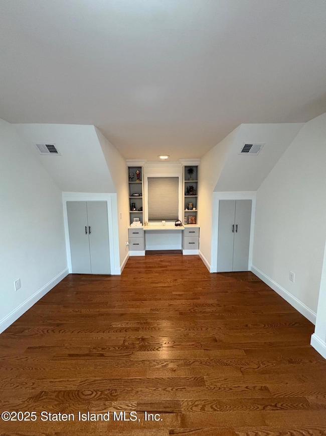124 bedroom desk