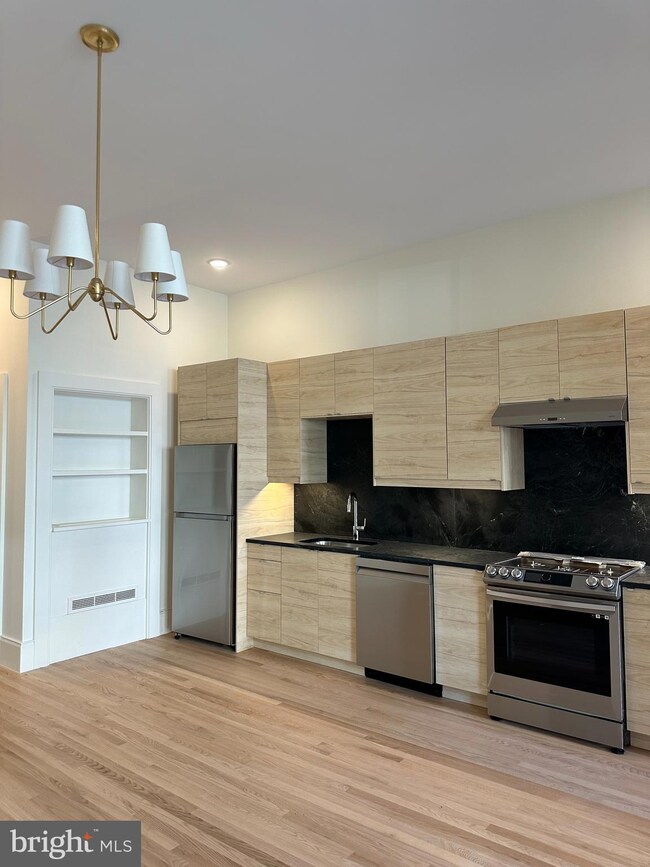 1014 N Calvert St unit 2, Baltimore, MD 21202 - photo 3