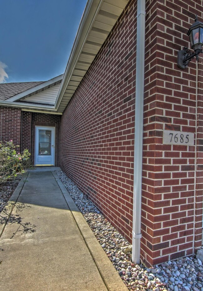 7685 E 103rd Ave, Crown Point, IN 46307 - photo 2