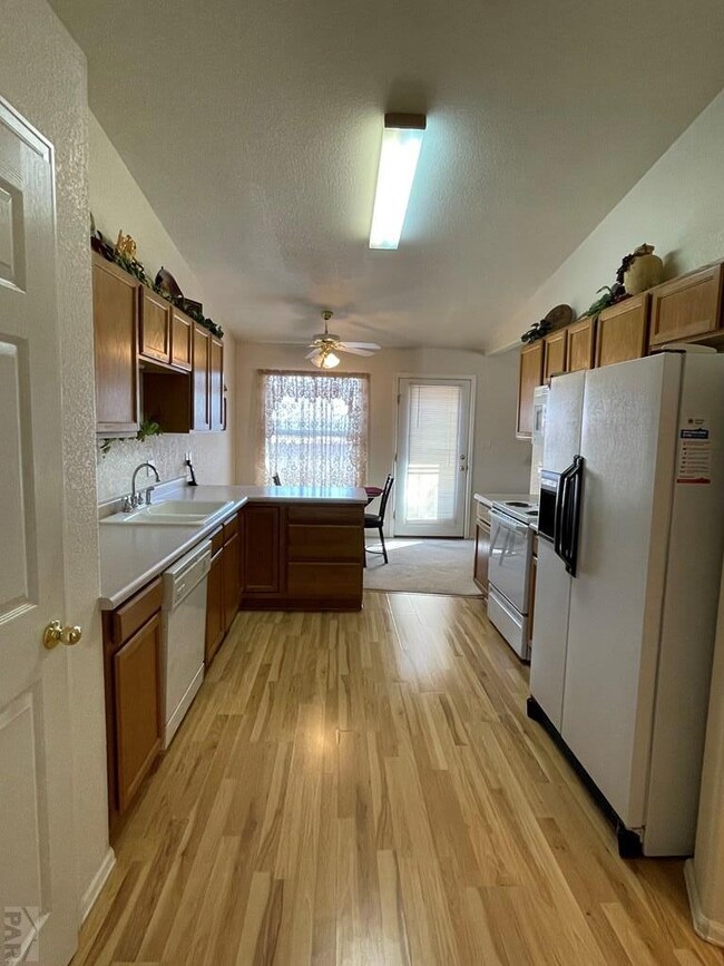 20 Nona Brooks Ct unit M, Pueblo, CO 81005 - photo 6