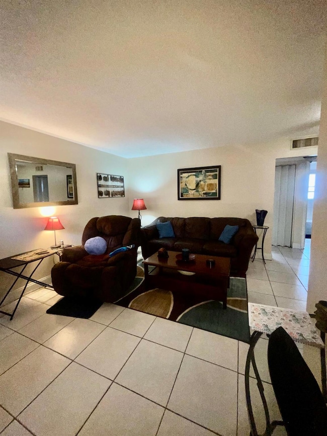 205 NE 3rd St unit 106, Boynton Beach, FL 33435 - photo 2