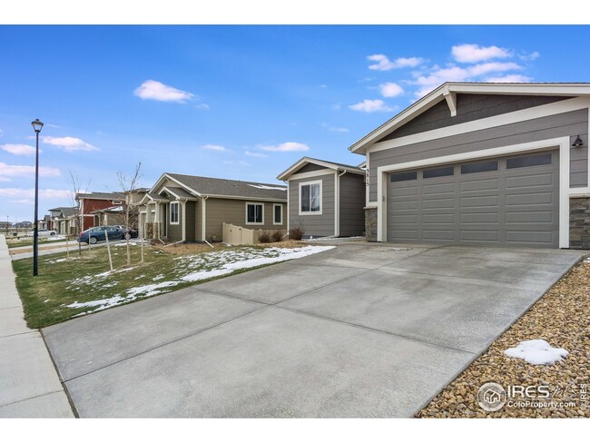 Attached 2 Car Garage