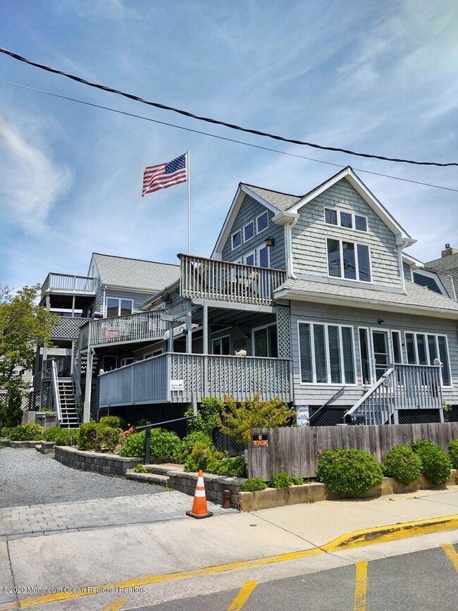 31 Center St unit B - SEPTEMBER ONLY, Rumson, NJ 07760 - photo 2