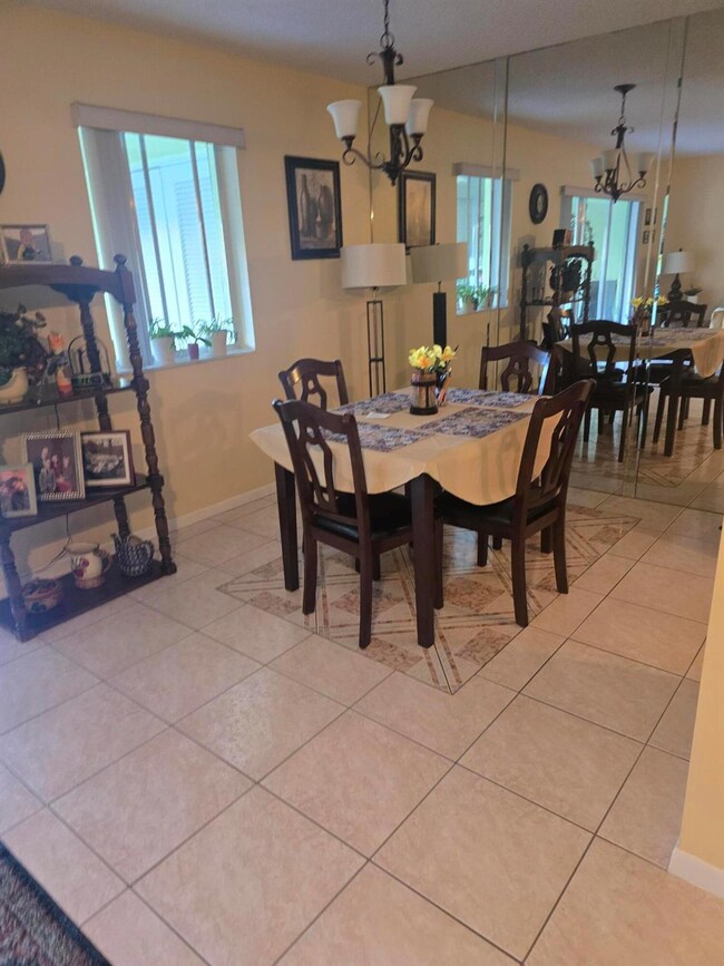 3186 Via Poinciana unit 110, Lake Worth, FL 33467 - photo 5