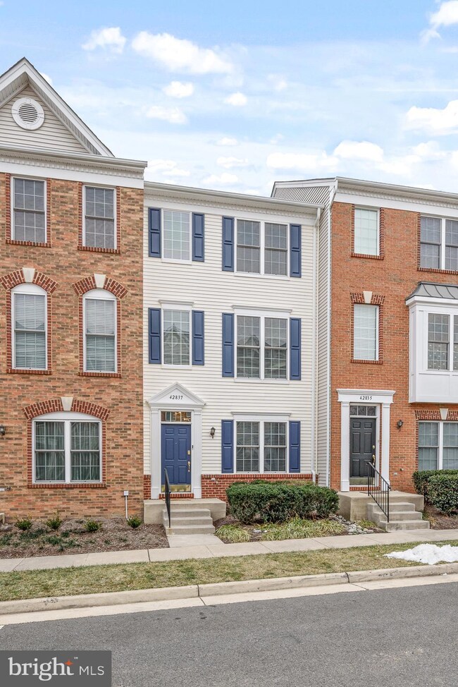 42837 Sykes Terrace, Chantilly, VA 20152 - photo 3