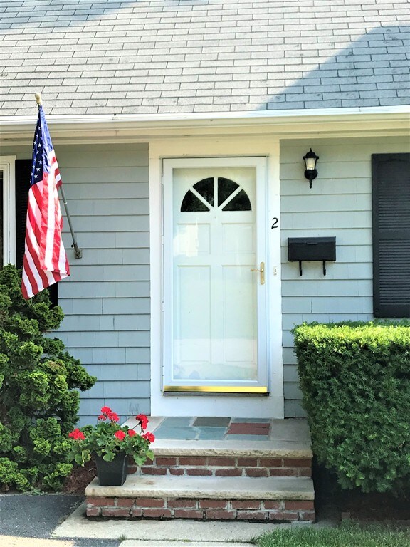 2 Chestnut Rd, Burlington, MA 01803 - photo 3