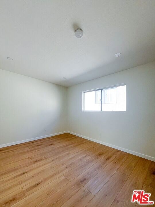 22423 Del Valle St unit 106, Los Angeles, CA 91364 - photo 7