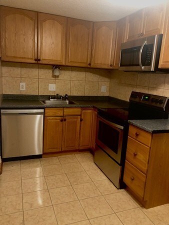 12 Woodland St unit 43, Everett, MA 02149 - photo 2