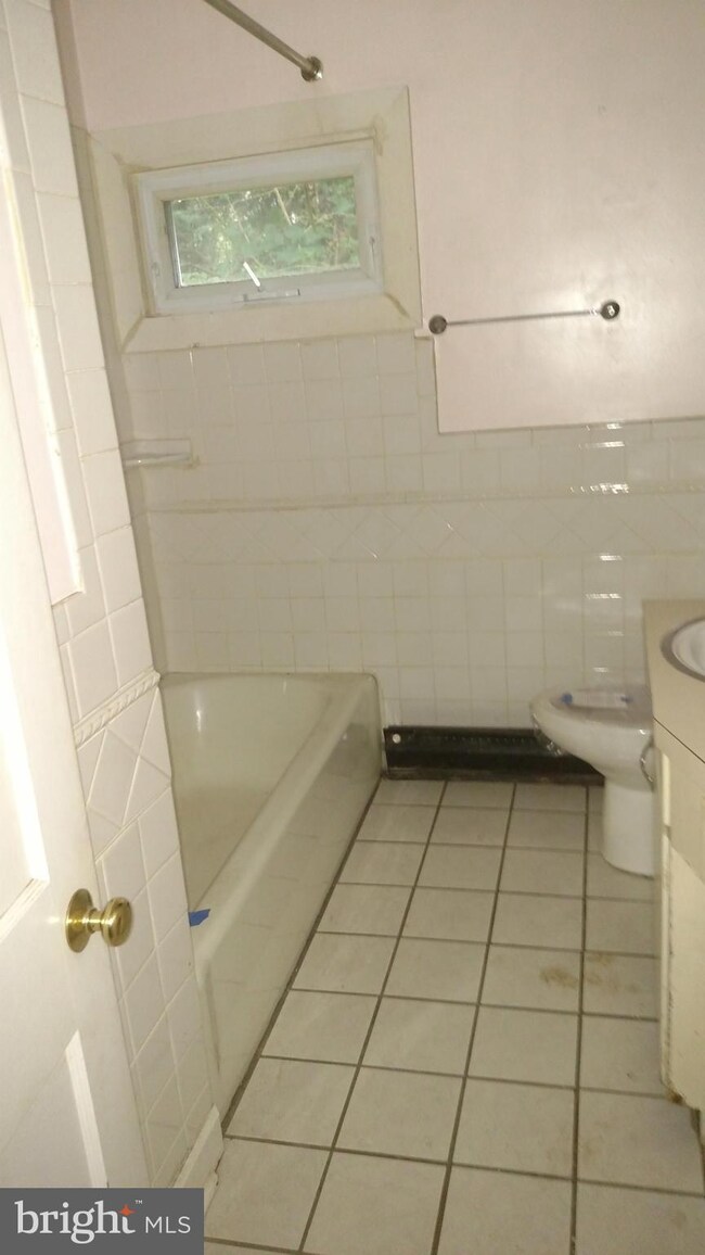 18 Friendship Rd, Friendship, MD 20758 - photo 4