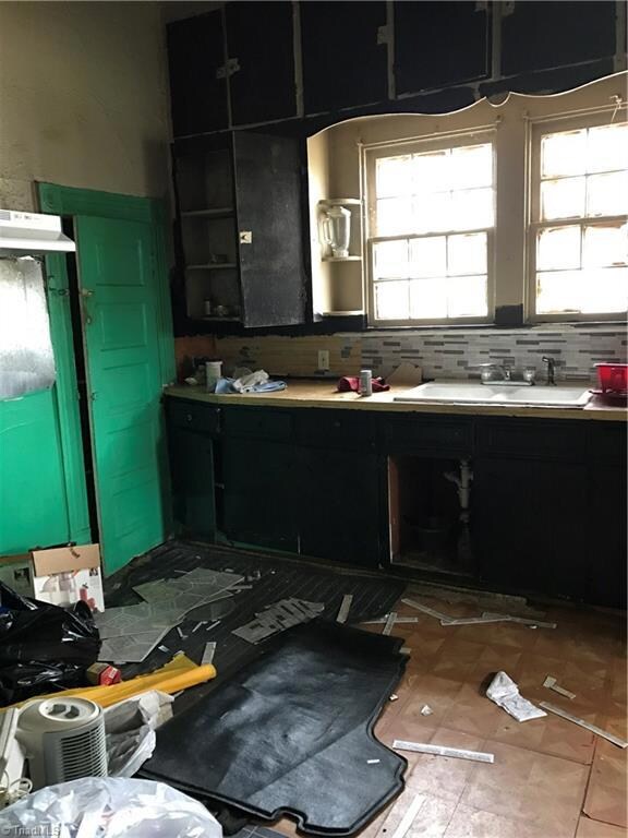 Large eat in kitchen