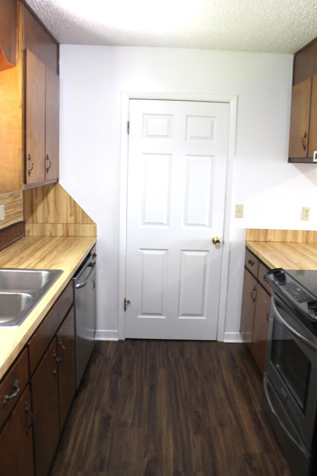 1925 Esplanade St unit D, Navarre, FL 32566 - photo 7