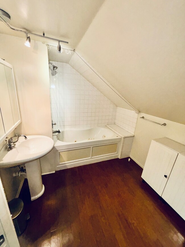 135 E North Ave unit 2, Elmhurst, IL 60126 - photo 6