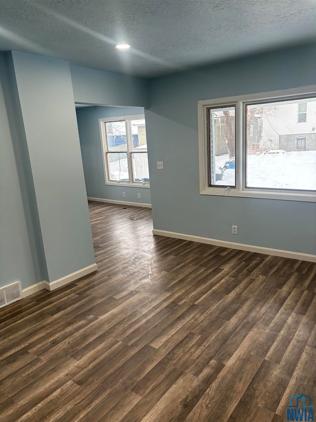 310 & 312 Helmer St, Sioux City, IA 51103 - photo 3