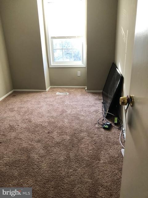 8531 Pioneer Dr, Severn, MD 21144 - photo 4