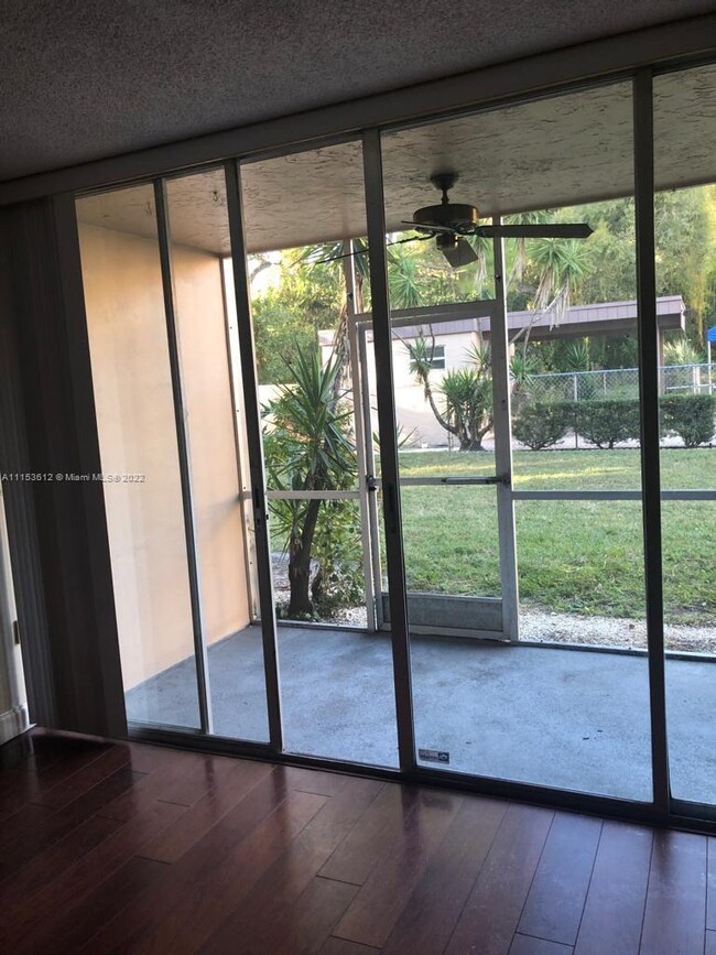 unlisted-address, Davie, FL 33324 - photo 6