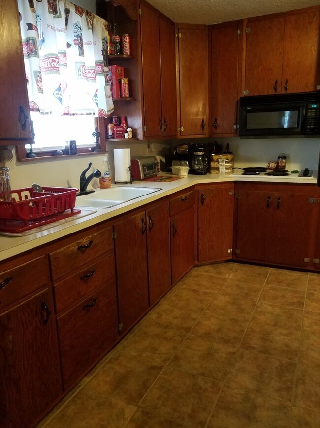 214 4th St, Brazoria, TX 77422 - photo 4