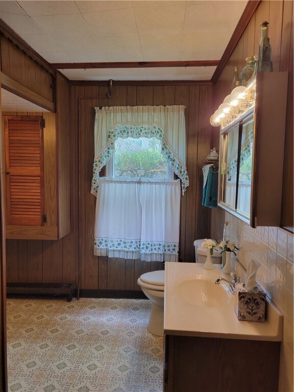 28 Mumford St, Coventry, RI 02816 - photo 2