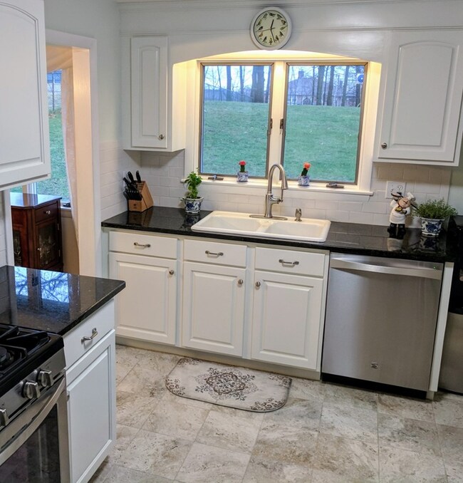 28 Stevens St, Lawrence, MA 01843 - photo 7