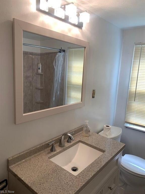 Second floor full bath