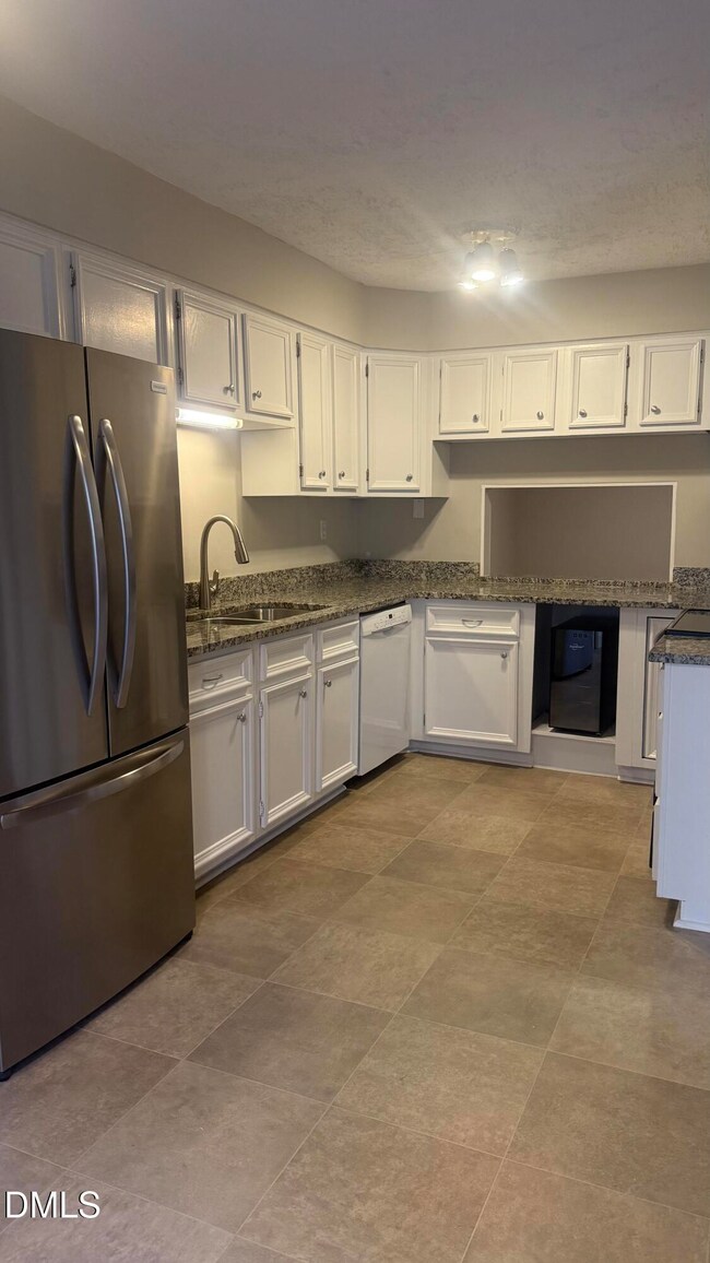 4100 Five Oaks Dr unit 37, Durham, NC 27707 - photo 7