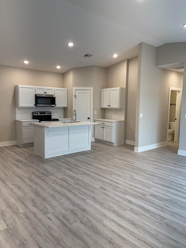 12815 E Blake St, Wichita, KS 67207 - photo 4