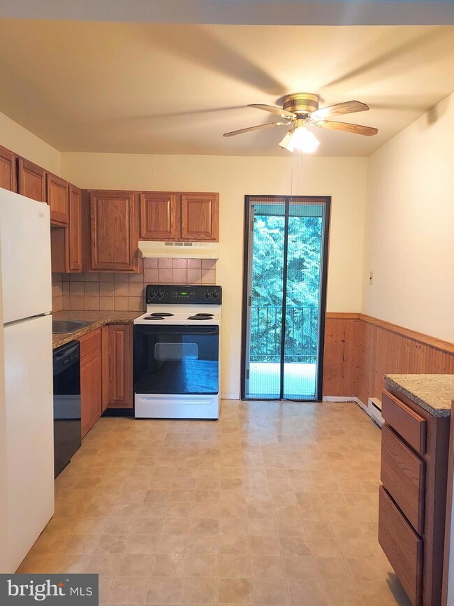 103 Deep Run Rd unit A4, Dublin, PA 18917 - photo 3