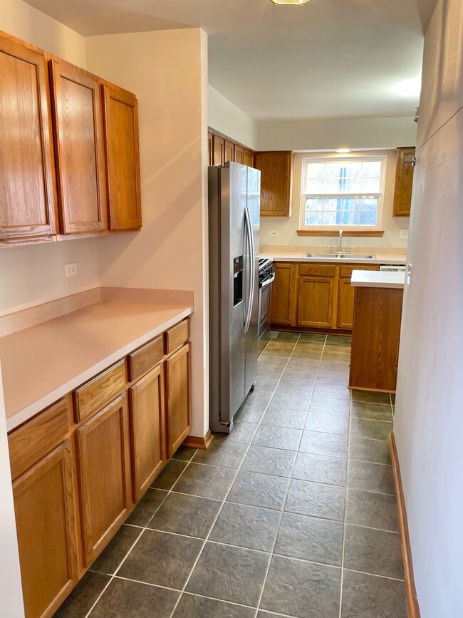 1814 Van Dyke Ln unit 1, Carpentersville, IL 60110 - photo 6