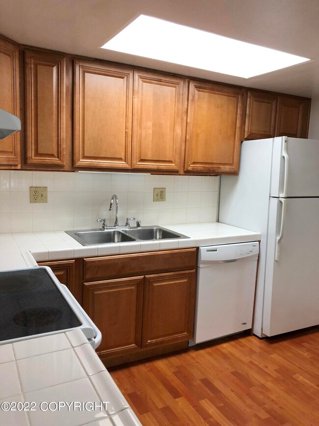 4320 Checkmate Dr unit 11, Anchorage, AK 99508 - photo 2