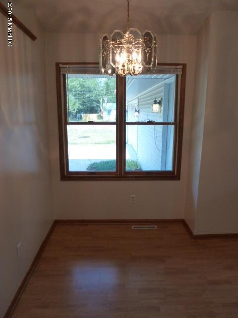 5-Dining Area
