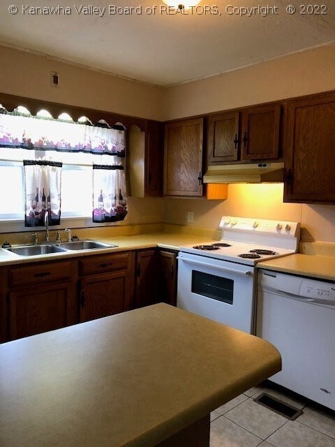 113 Oak St, Dunbar, WV 25064 - photo 5