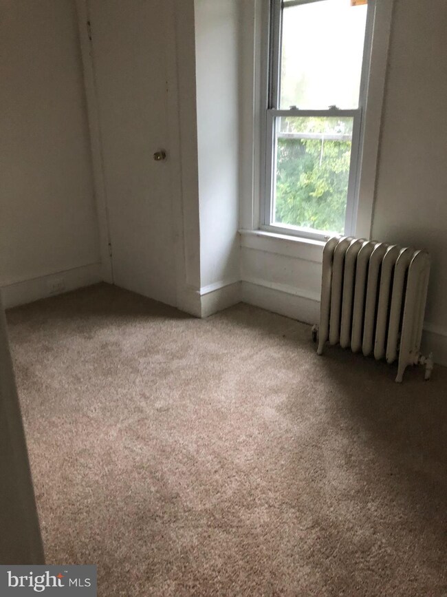 136 Walnut Ave unit B, Lindenwold, NJ 08021 - photo 4