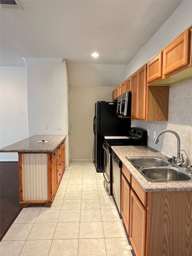 12121 Dashwood Dr, Houston, TX 77072 - photo 6