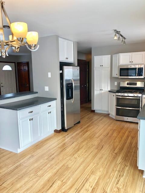 323W8thKitchen2