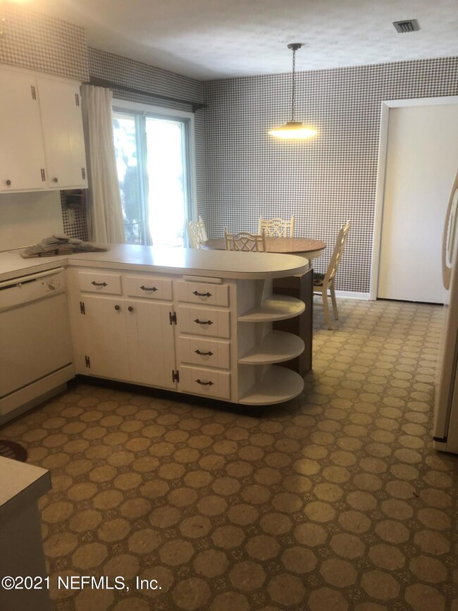 2028 Visconti Dr, Jacksonville, FL 32211 - photo 4