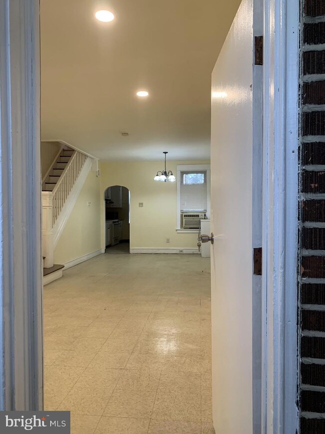 1106 Carl Miller Blvd, Camden, NJ 08104 - photo 5