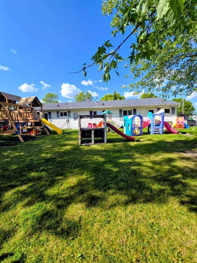 418 E Hamilton, Baudette, MN 56623 - photo 2