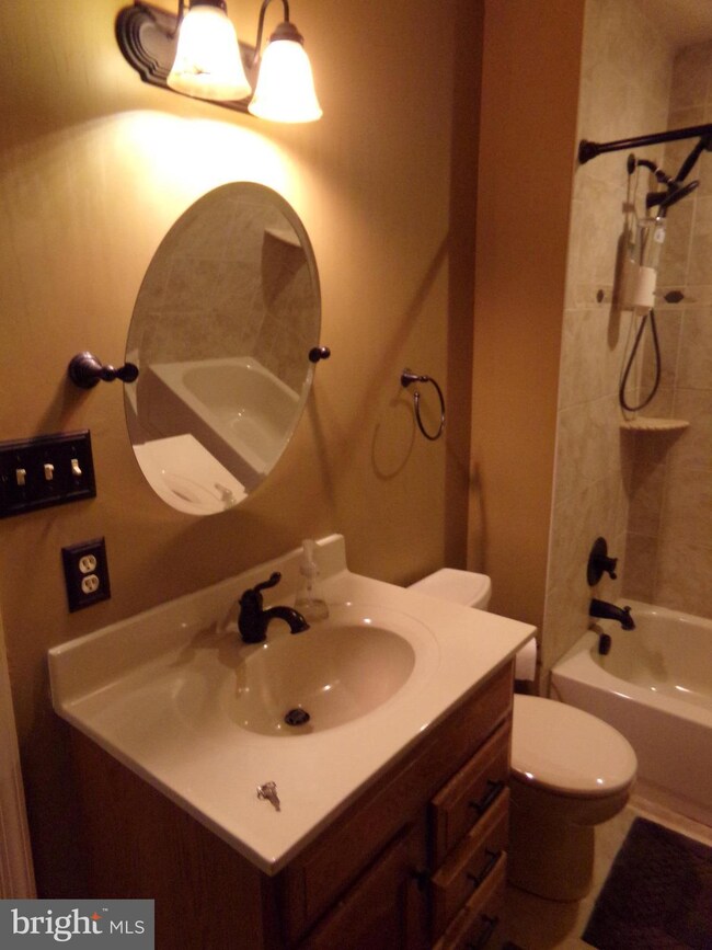 18096 Tompkins Ct, Dumfries, VA 22026 - photo 2