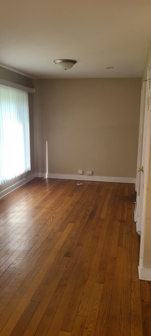 763 Norfolk Ave, Westchester, IL 60154 - photo 3