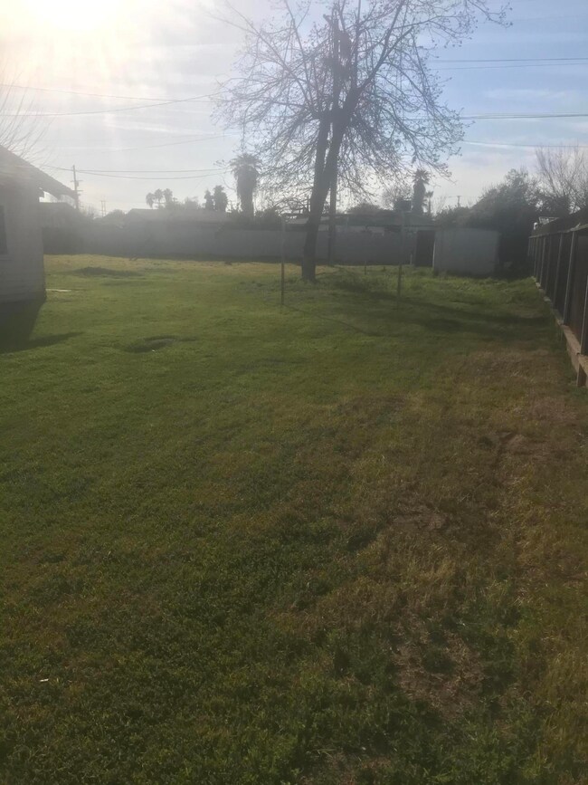 273 S Villa St, Porterville, CA 93257 - photo 6